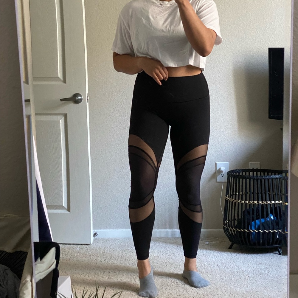 Lululemon Seek The Heat Tight 28”
